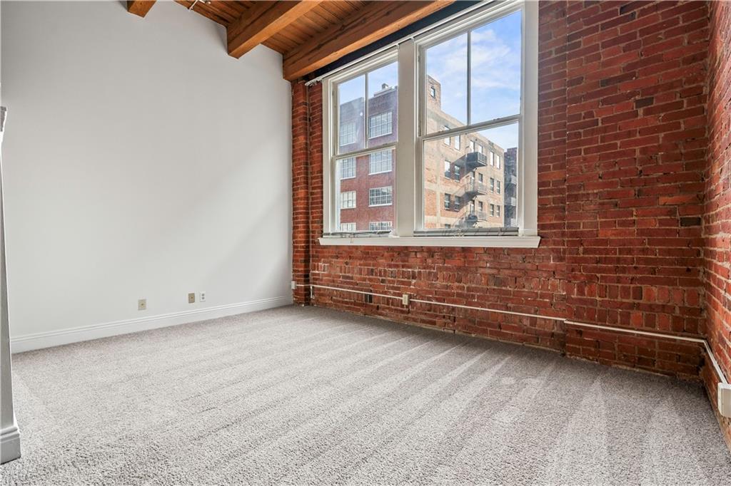 700 Broadway Boulevard Property Photo 5