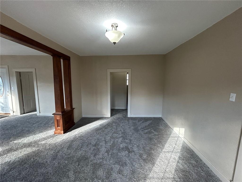 607 S Pine Street Property Photo 8