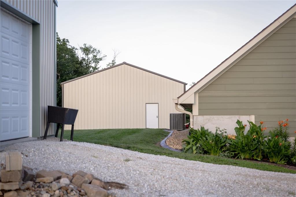 1193 Se 23 Highway Property Photo 15