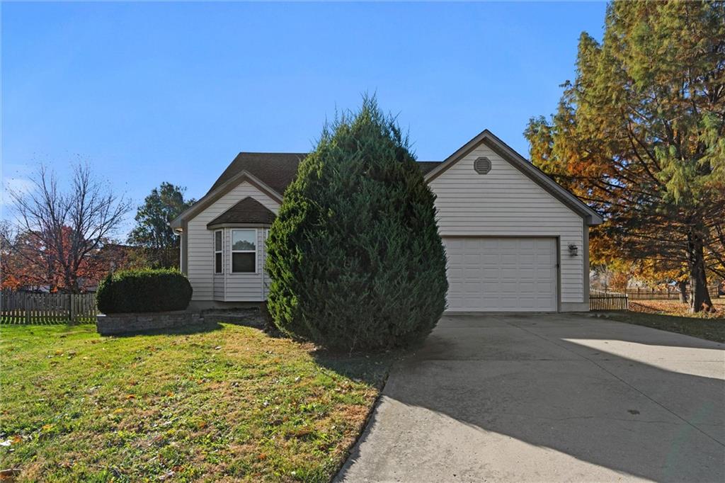 741 Sw Windsong Circle Property Photo 1