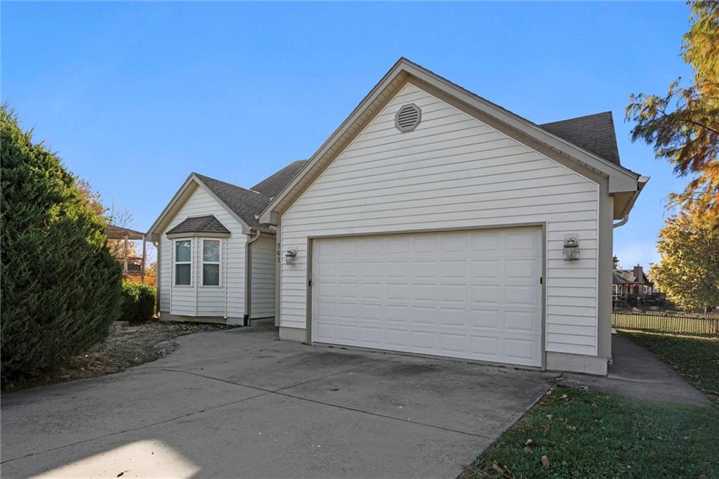 741 Sw Windsong Circle Property Photo 4