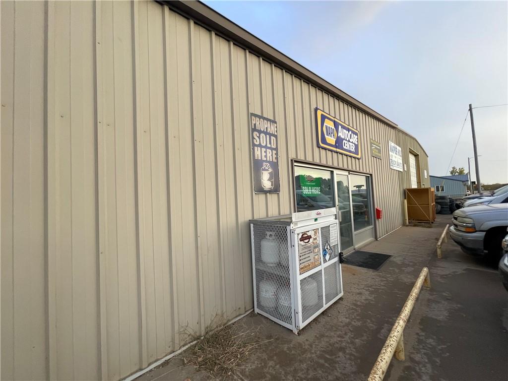 200 Main Street Property Photo 2
