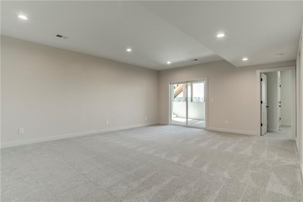16928 S Brentwood Street Property Photo 27