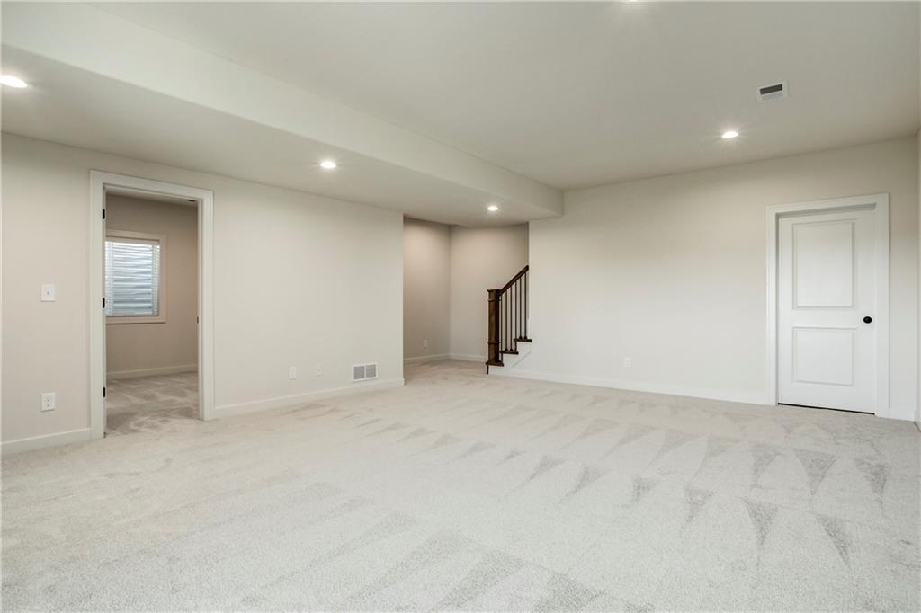 16928 S Brentwood Street Property Photo 33