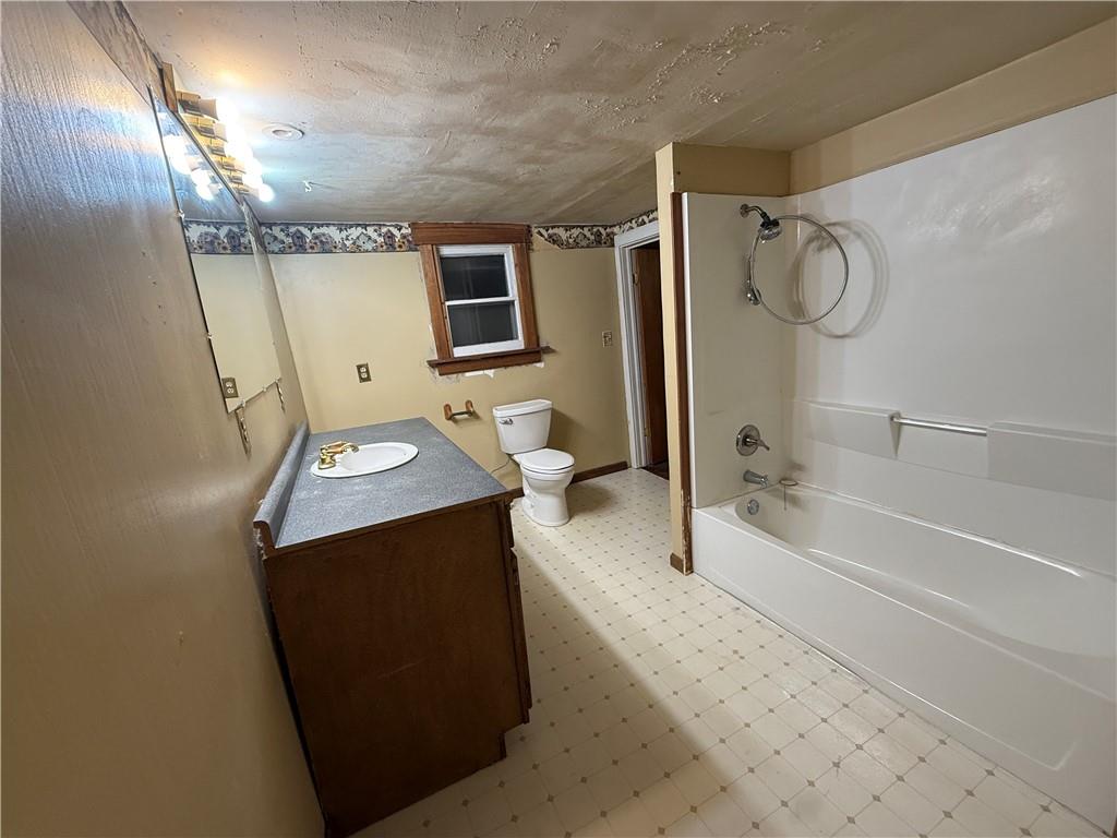701 N Hundley Street Property Photo 3