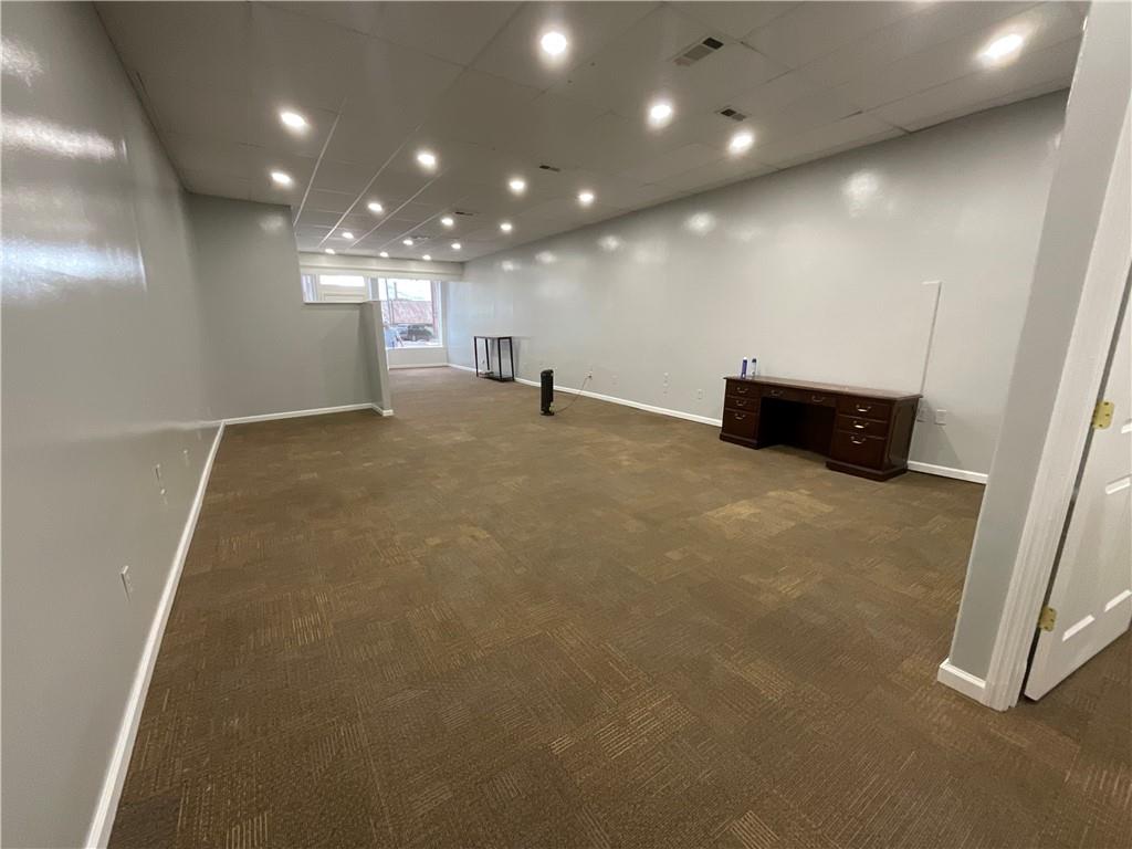 215 E 3rd Street Property Photo 4