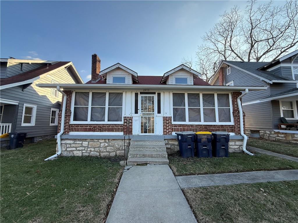 2215 E Meyer Boulevard Property Photo 1
