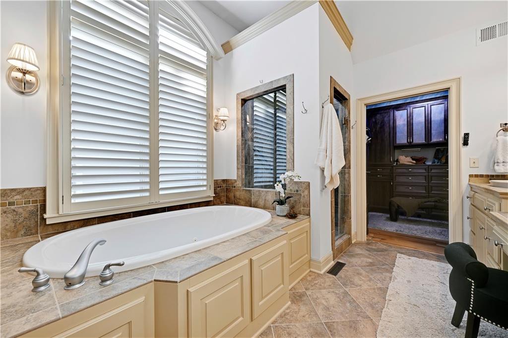 14001 Nicklaus Drive Property Photo 31
