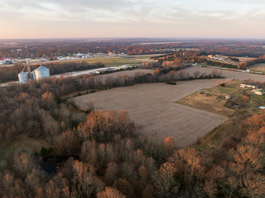 Nw B Highway Property Photo 6