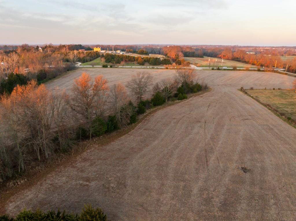 Nw B Highway Property Photo 9