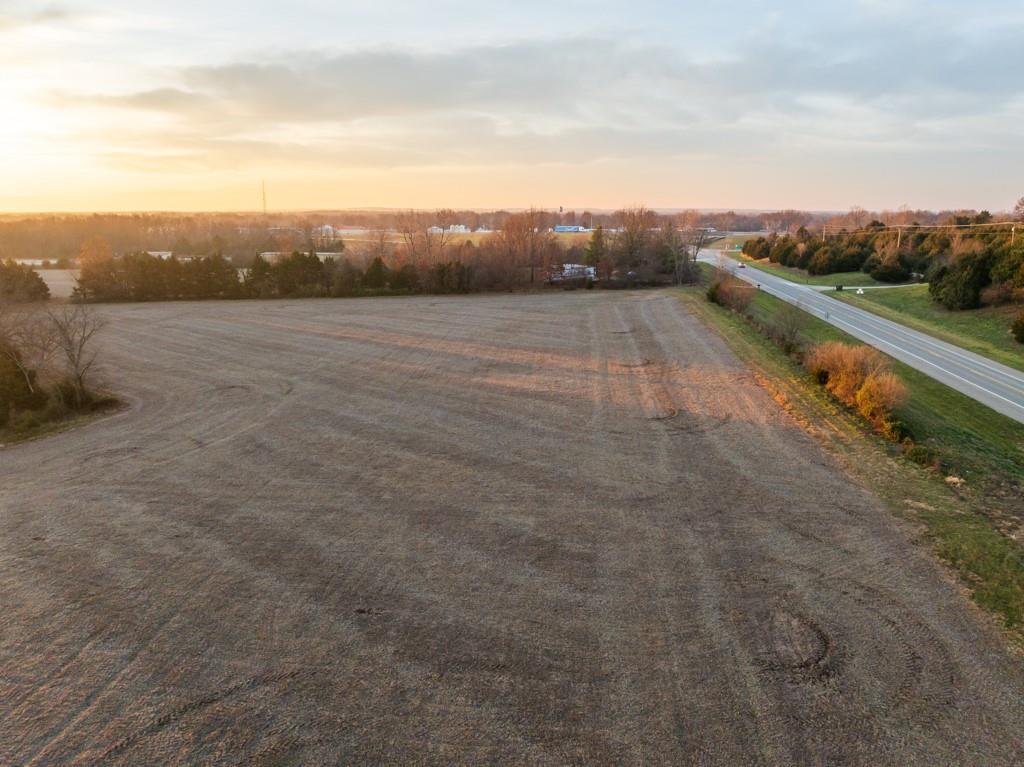 Nw B Highway Property Photo 14