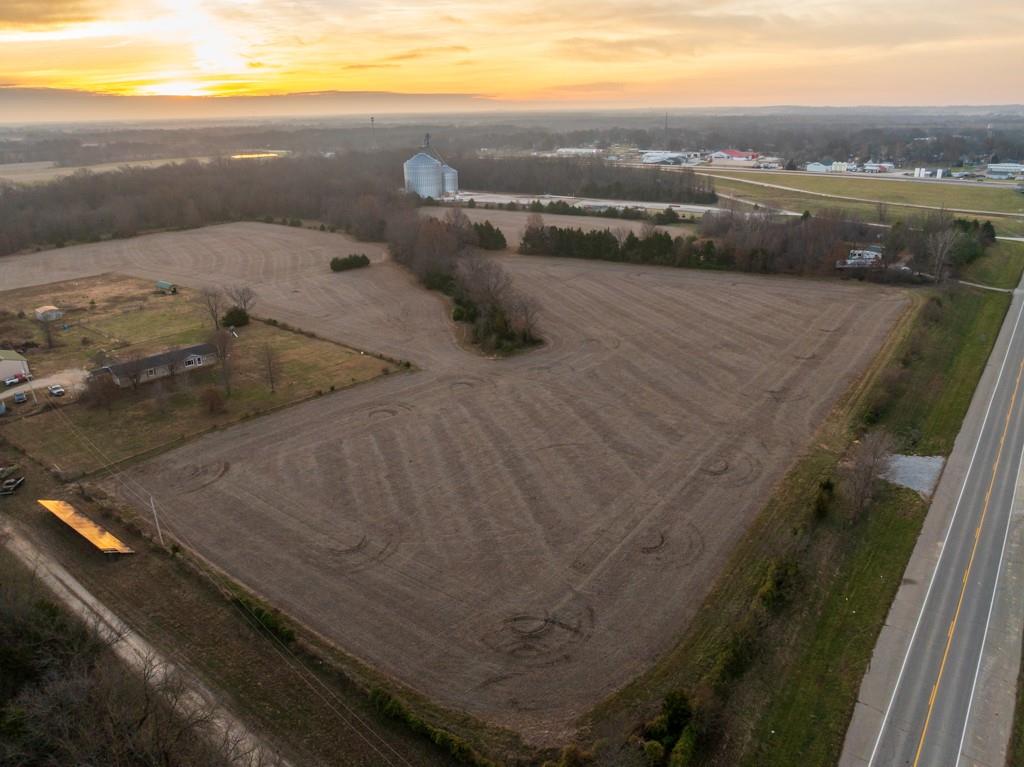 Nw B Highway Property Photo 16