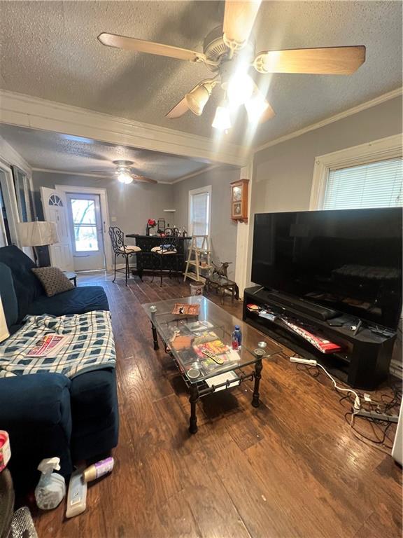 5211 Gladstone Boulevard Property Photo 5