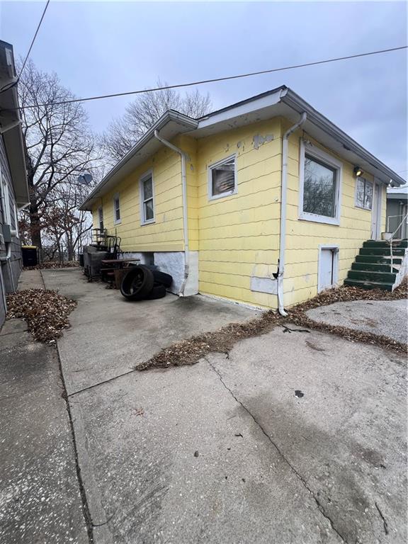 5211 Gladstone Boulevard Property Photo 8