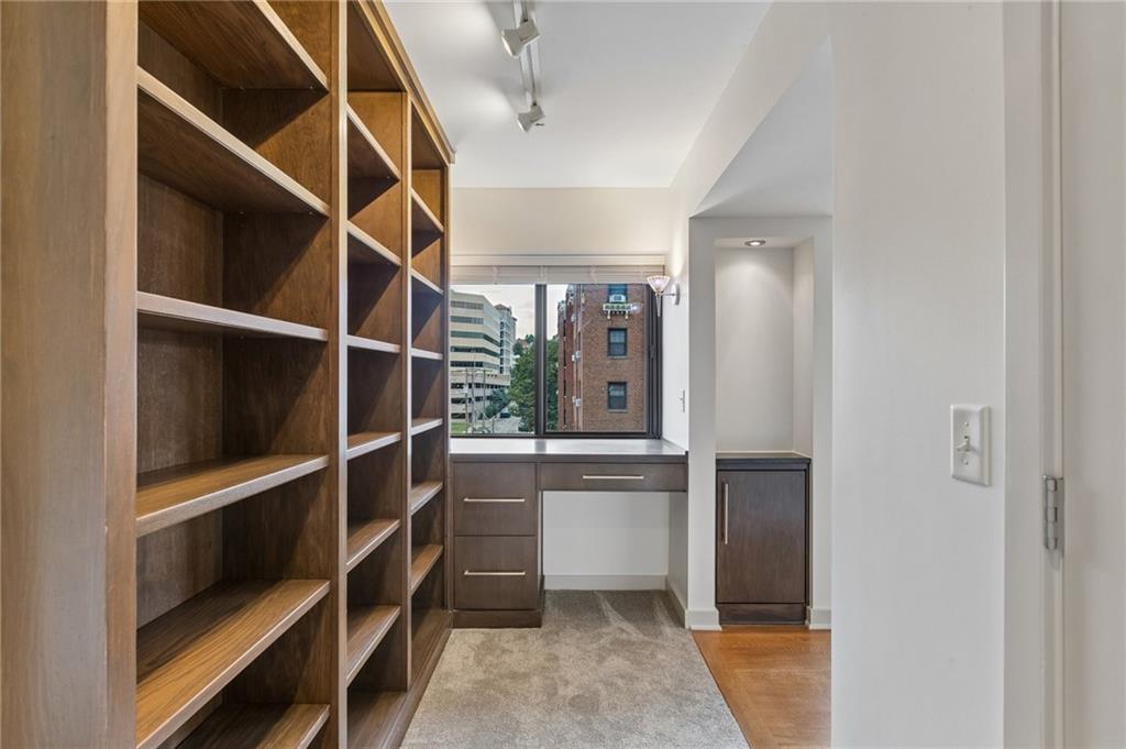 803 W 48th Street Property Photo 33