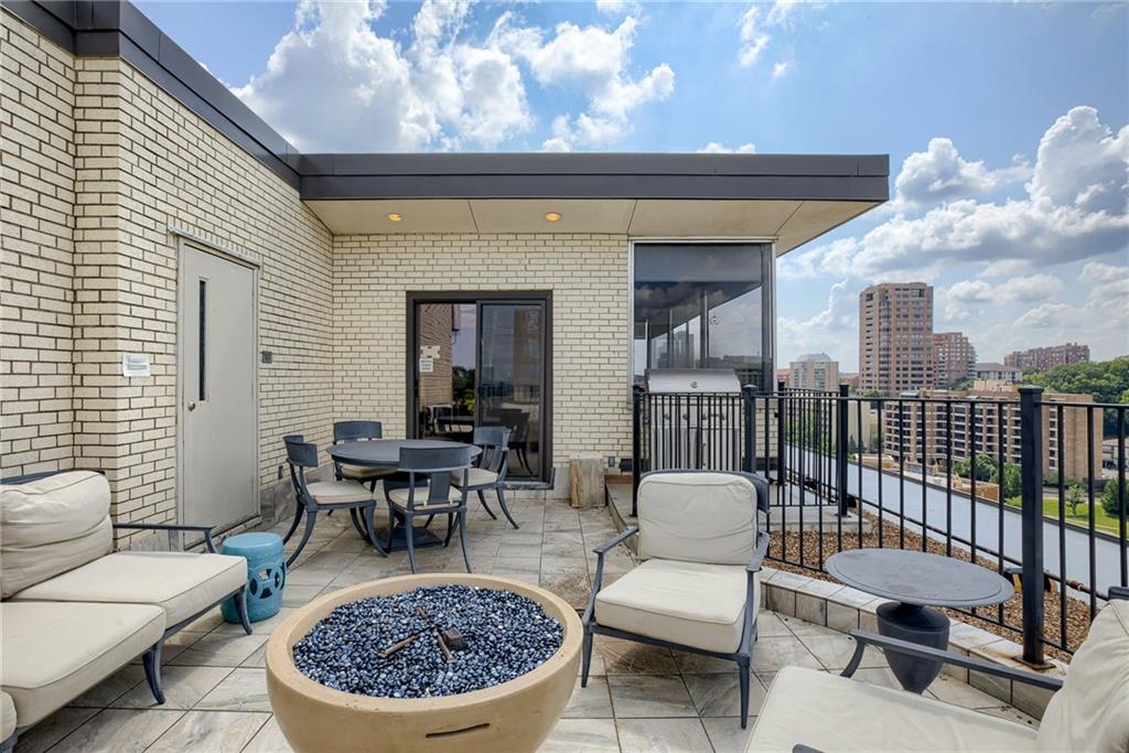 803 W 48th Street Property Photo 45
