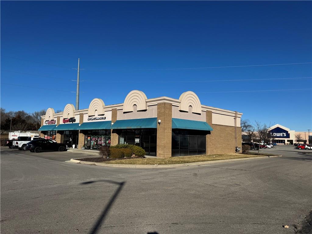 16310 W 65th Street Property Photo 5