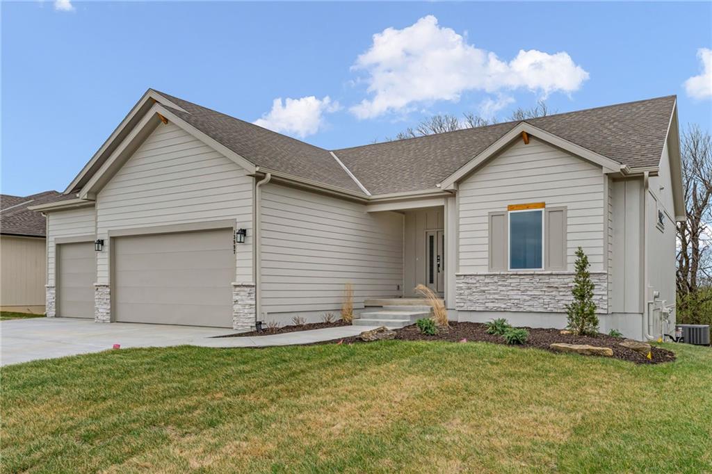 13997 S Landon Street Property Photo 5