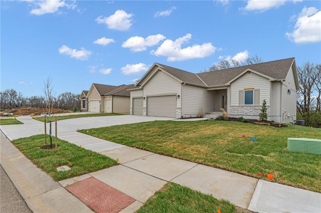 13997 S Landon Street Property Photo 6