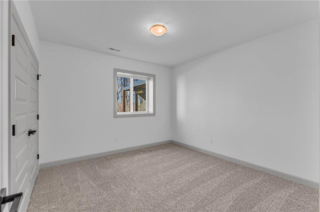 14033 S Landon Street Property Photo 55