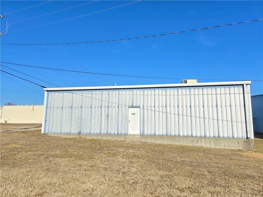 111 E 5th Street Property Photo 12