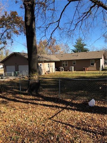 925 N Elm Street Property Photo 4