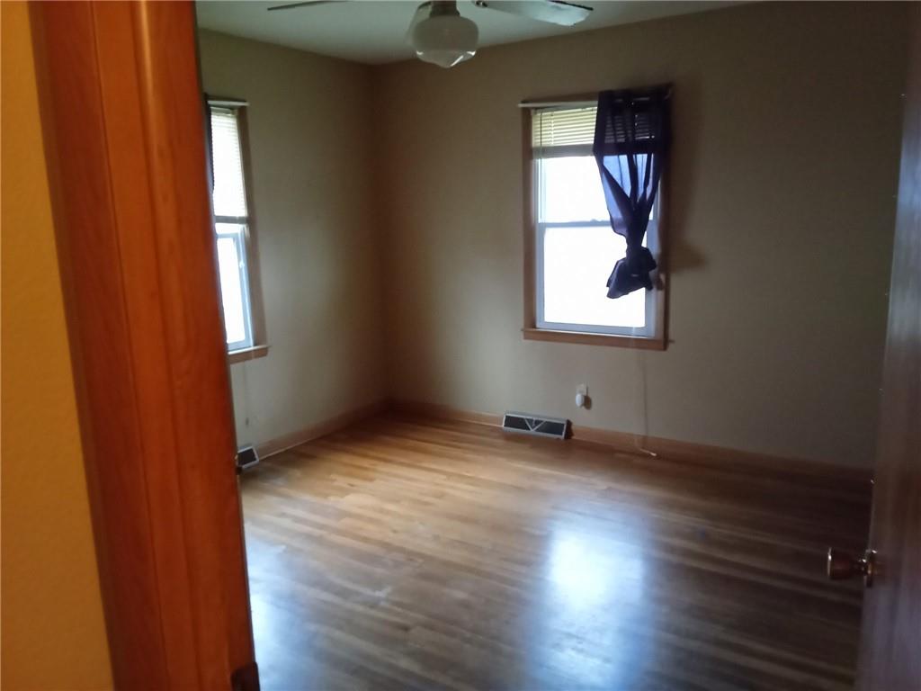 925 N Elm Street Property Photo 6