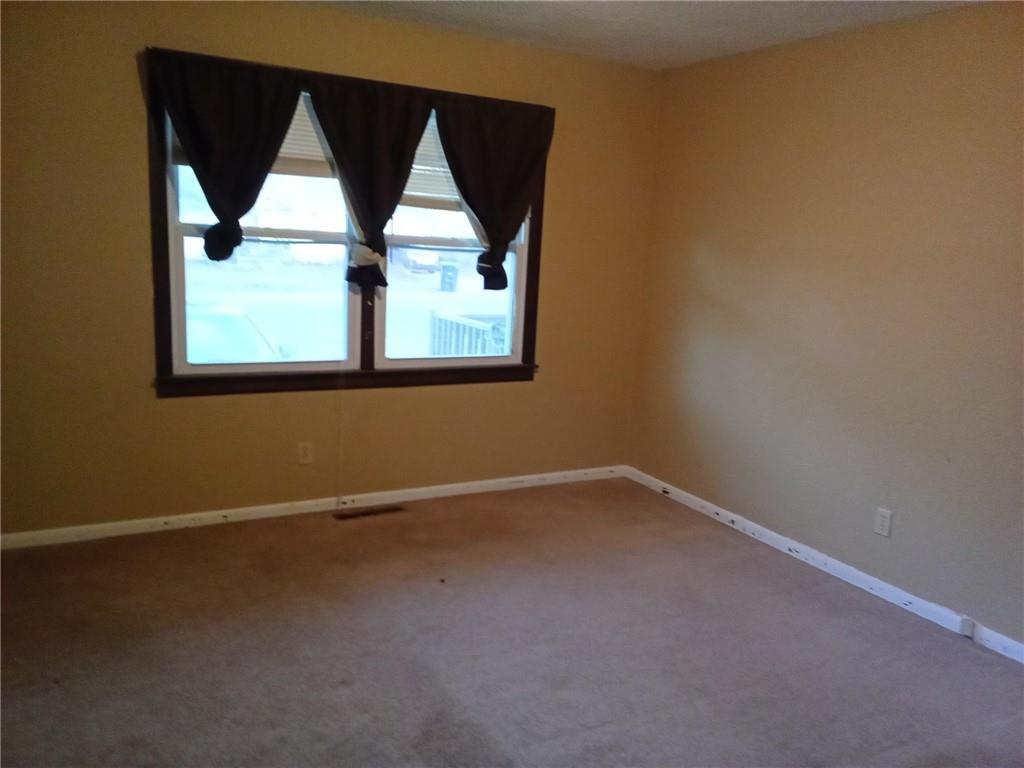 925 N Elm Street Property Photo 10