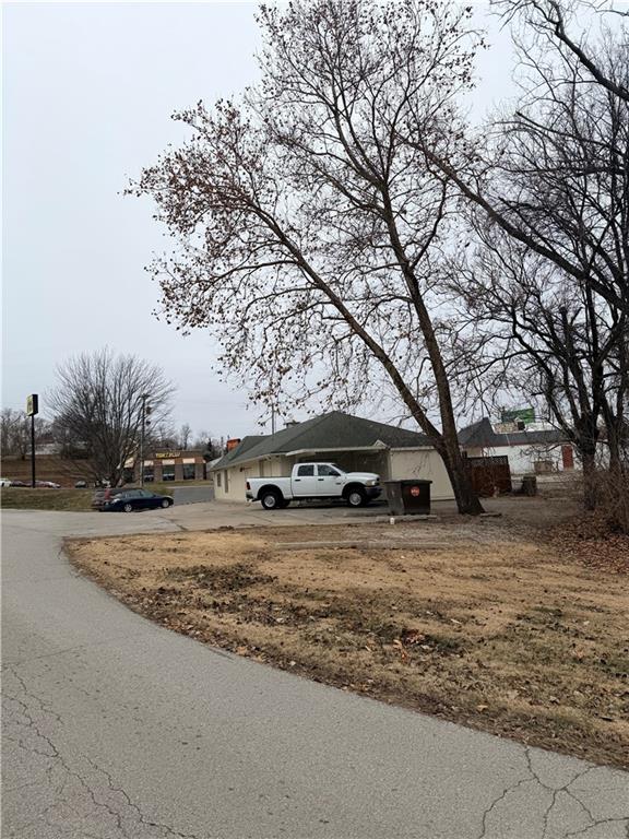 3111 N Belt Highway Property Photo 3