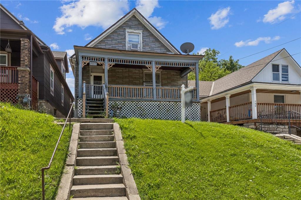 747 Reynolds Avenue Property Photo 1
