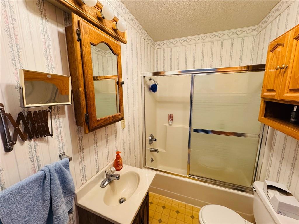 V Road Property Photo 17