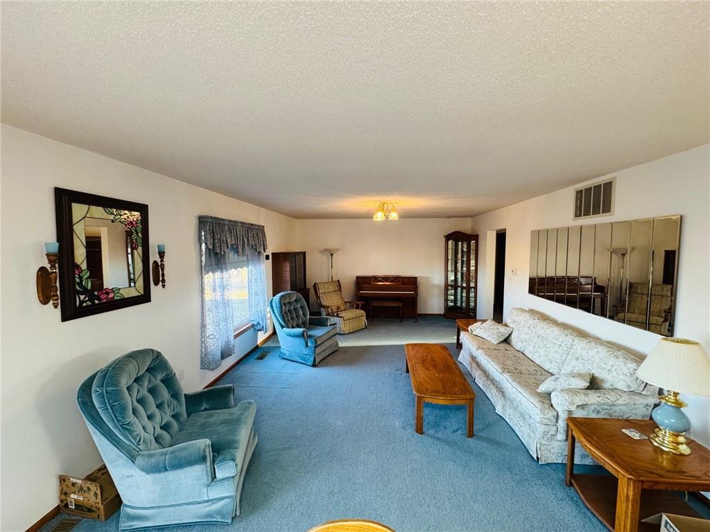 V Road Property Photo 22