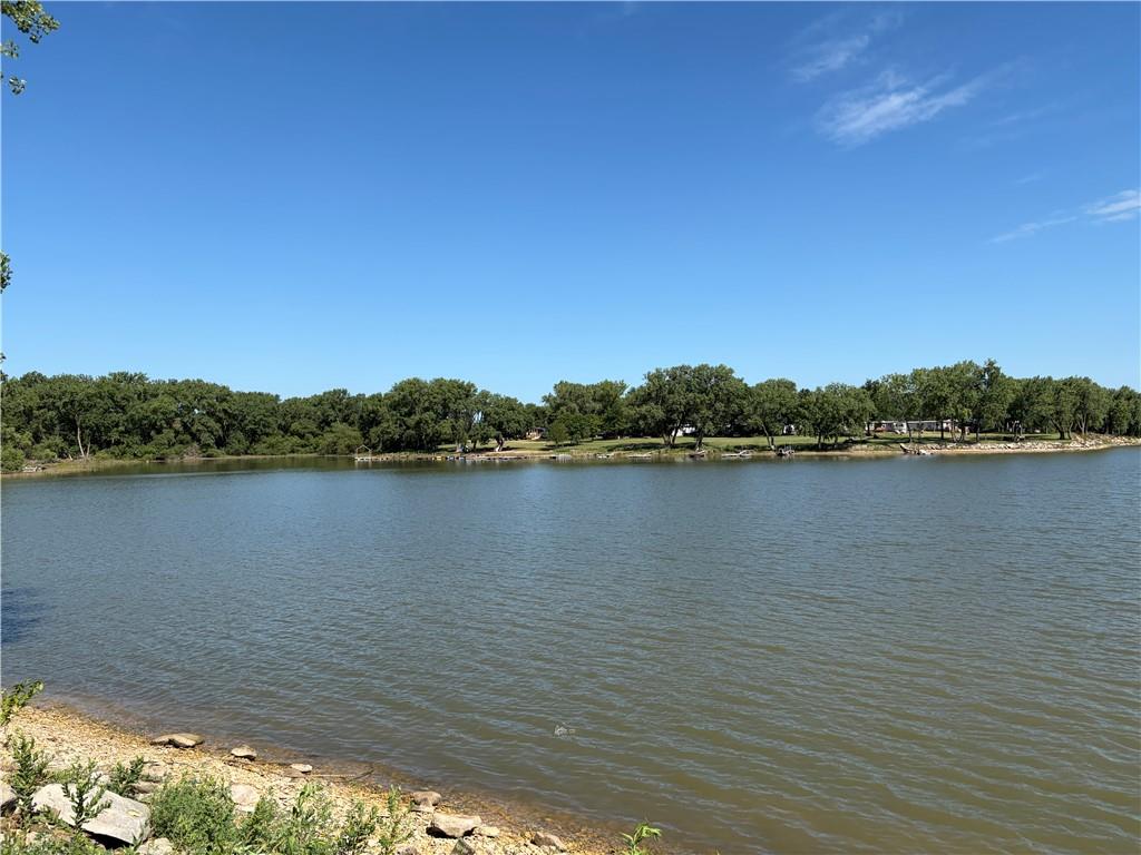 V Road Property Photo 32