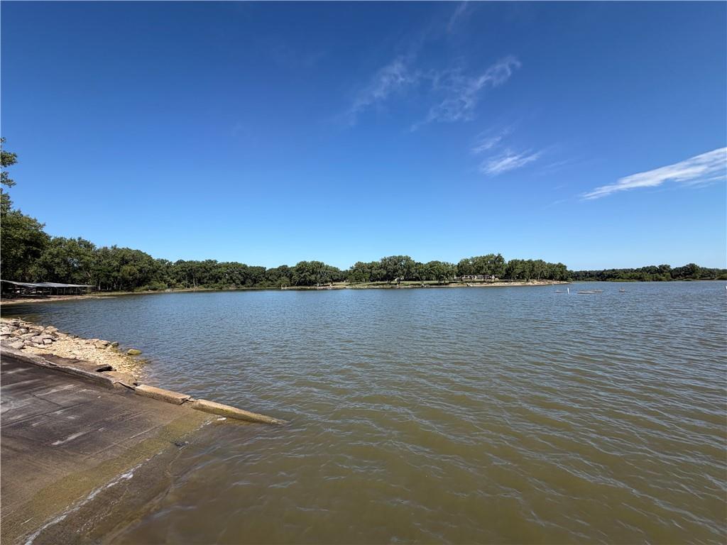 V Road Property Photo 34