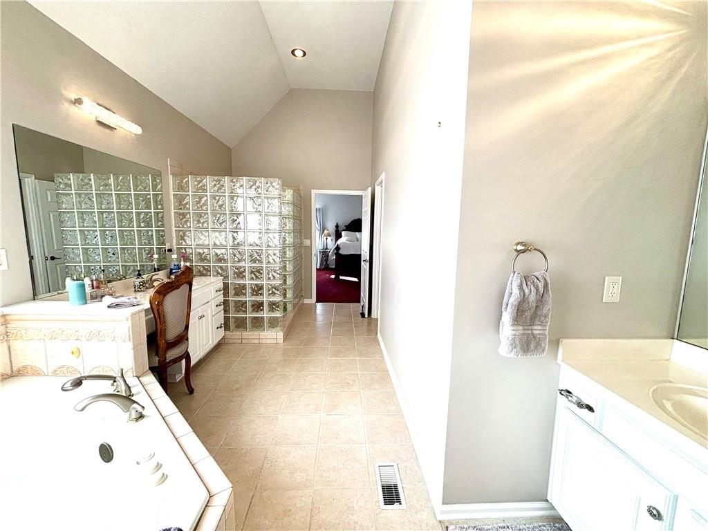 414 S Borgman Road Property Photo 6