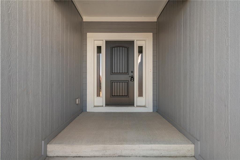 10216 N Winchester Avenue Property Photo 3