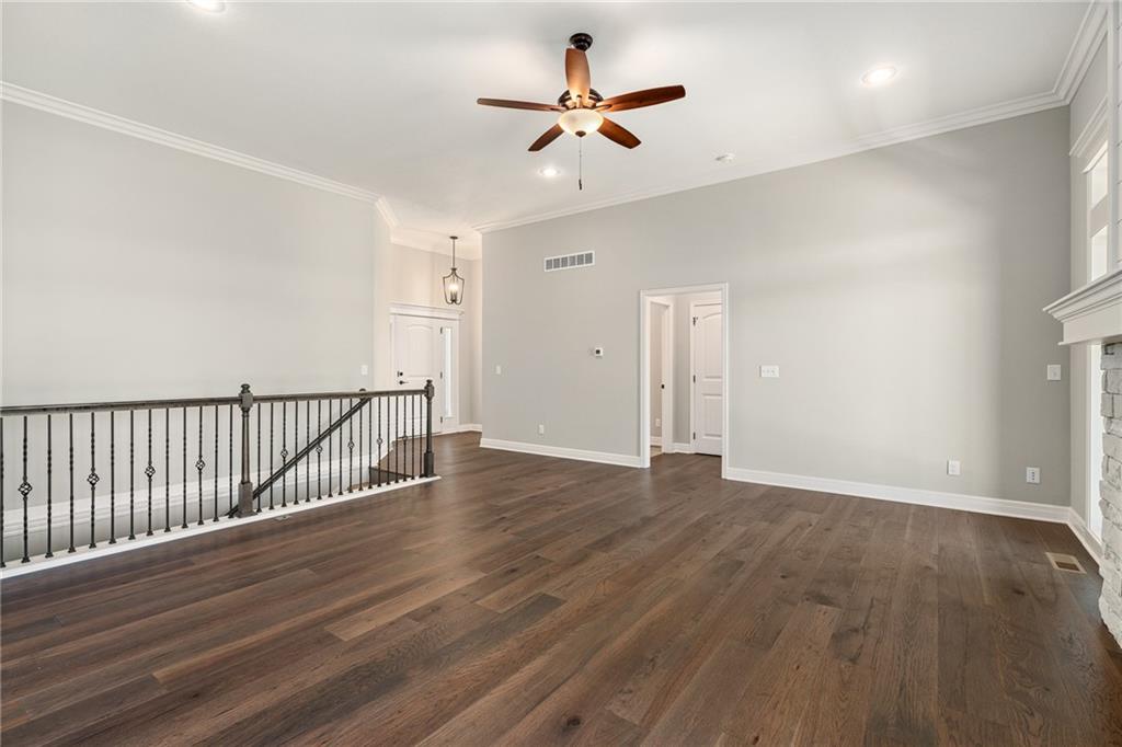 10216 N Winchester Avenue Property Photo 8