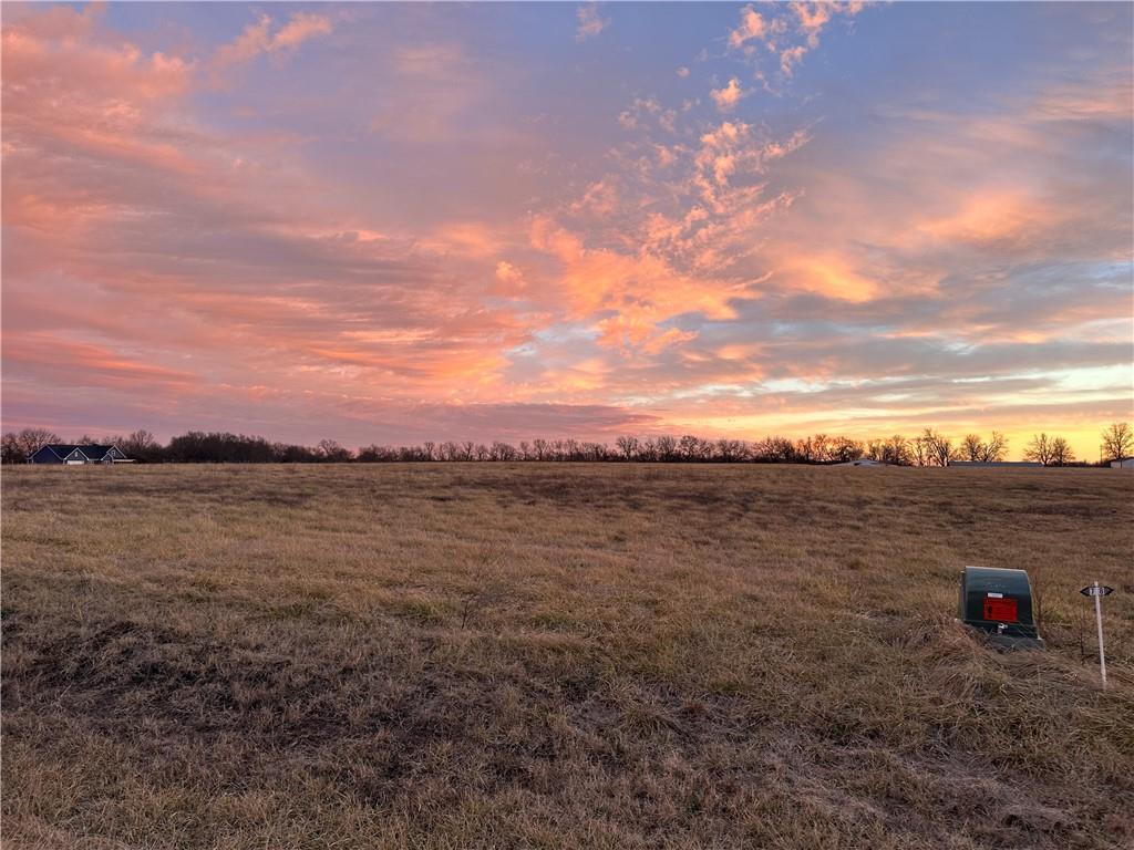 1002 Se 750th Road Property Photo 6