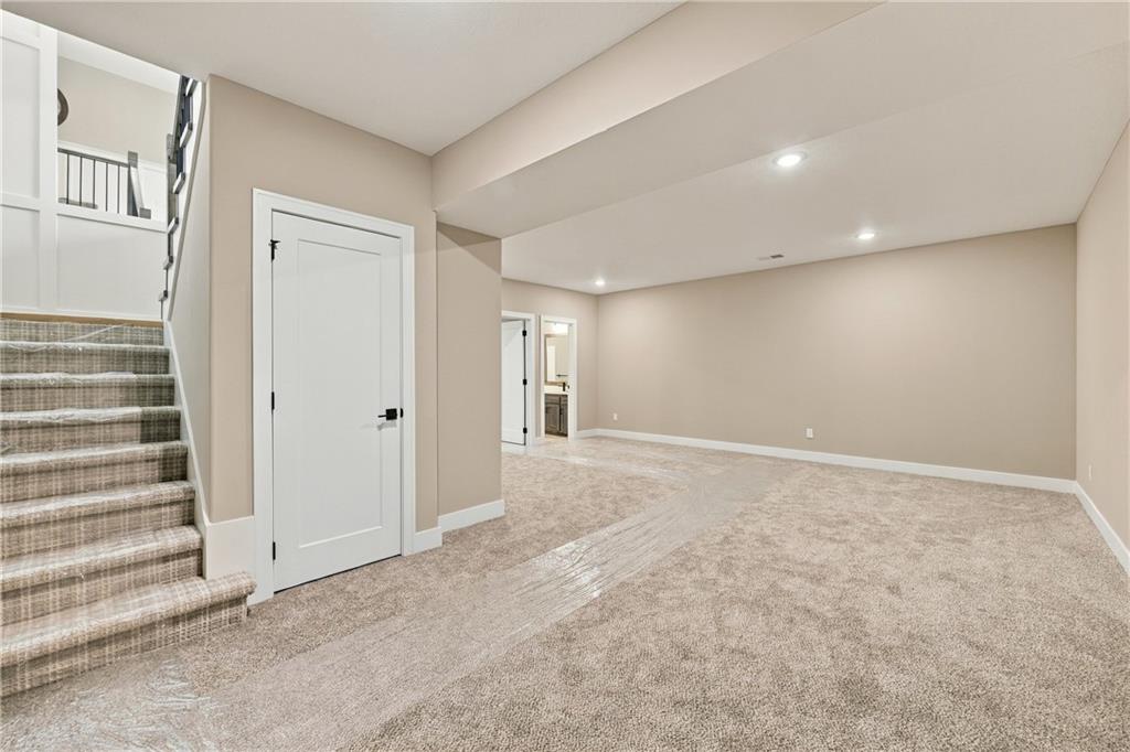 2368 Ne Colonnade Avenue Property Photo 19