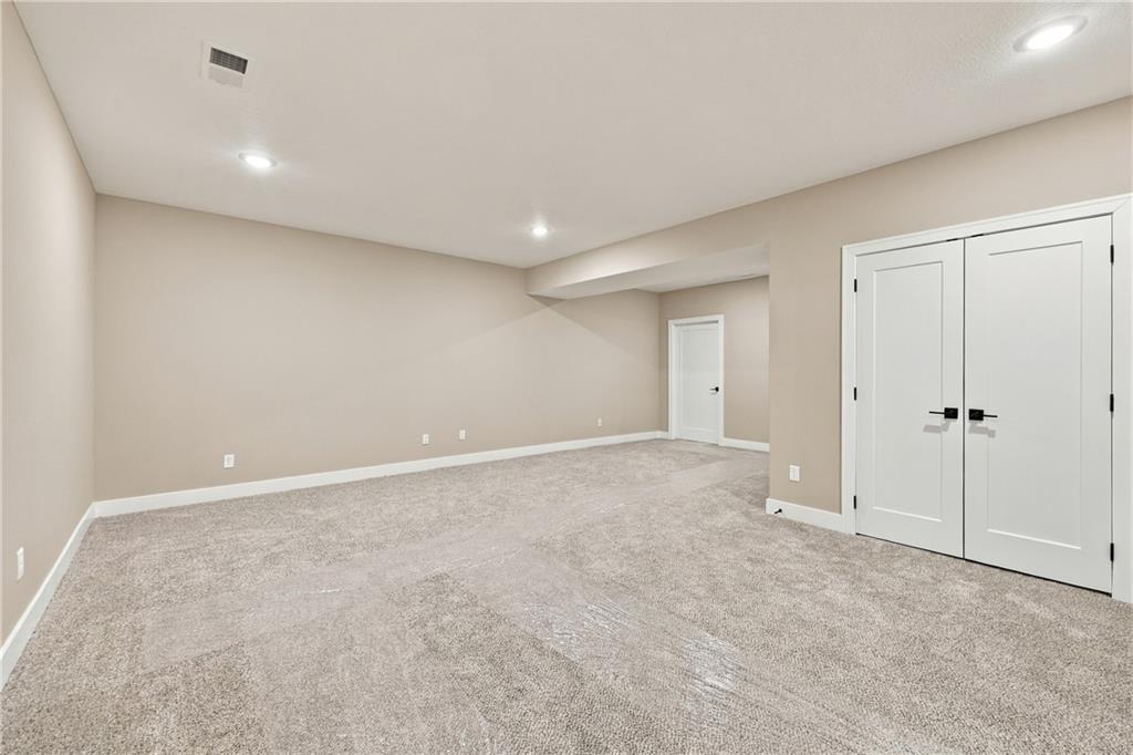 2368 Ne Colonnade Avenue Property Photo 21