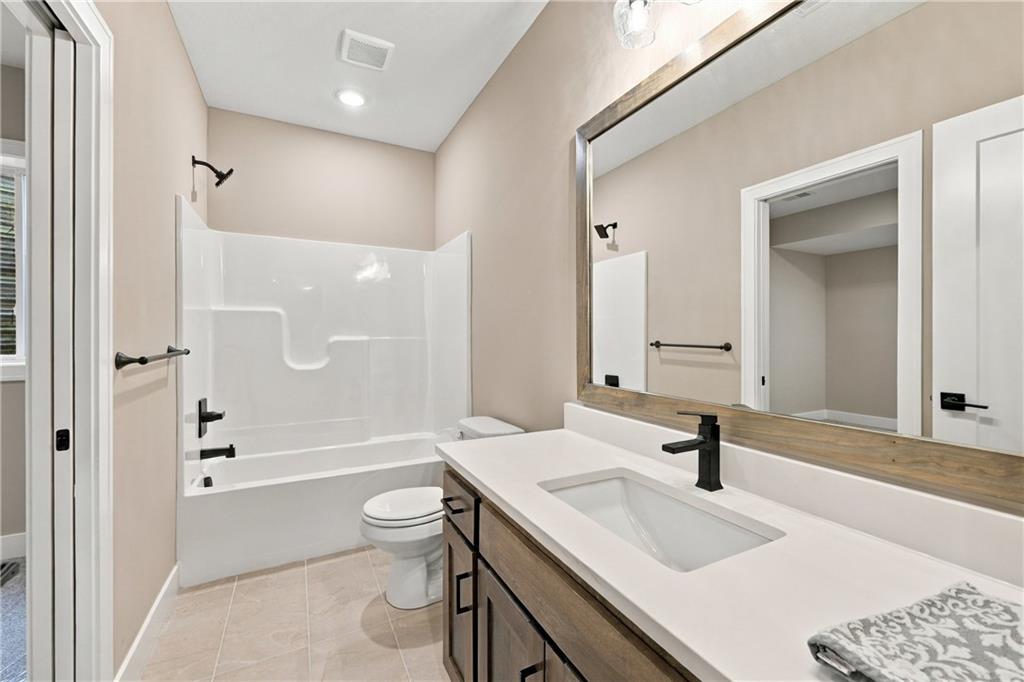 2368 Ne Colonnade Avenue Property Photo 22