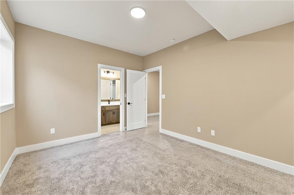 2368 Ne Colonnade Avenue Property Photo 24