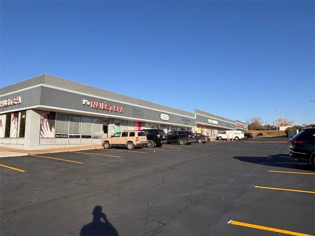 18675 E 39th Street Property Photo 3