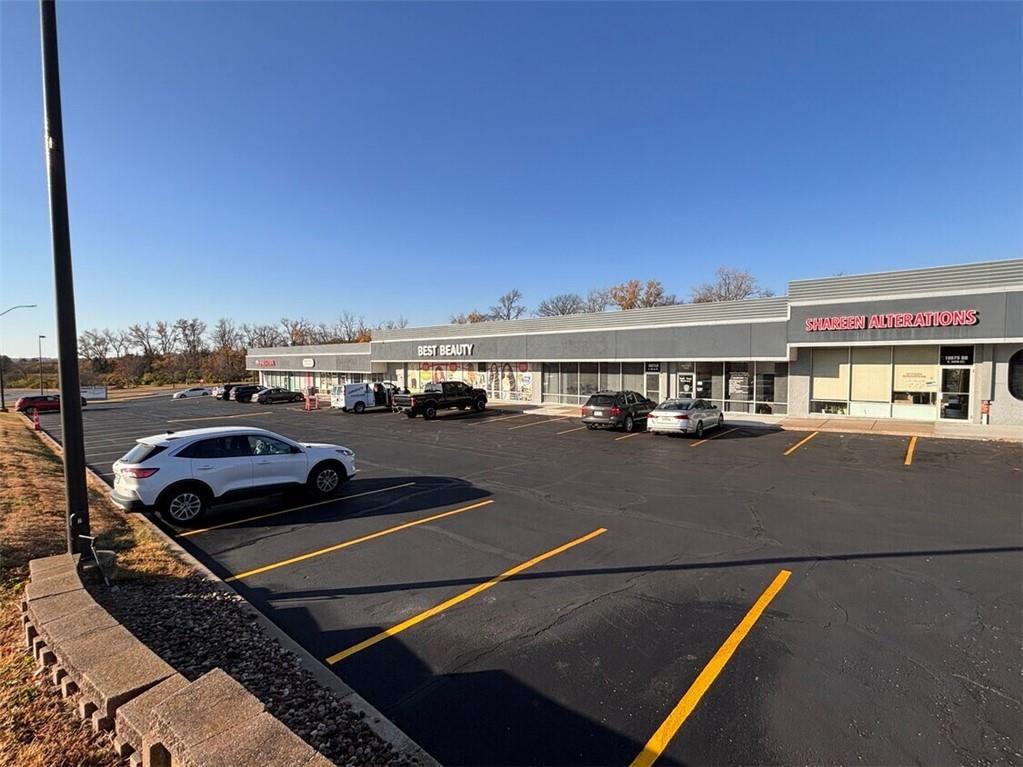 18675 E 39th Street Property Photo 4
