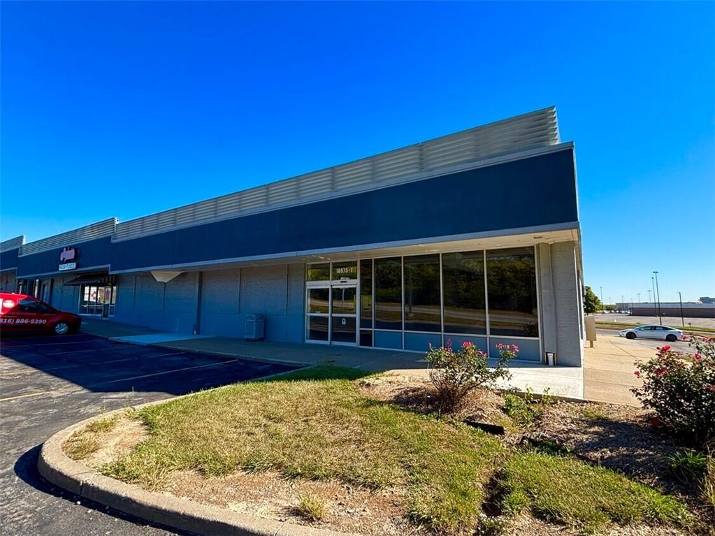 18675 E 39th Street Property Photo 33