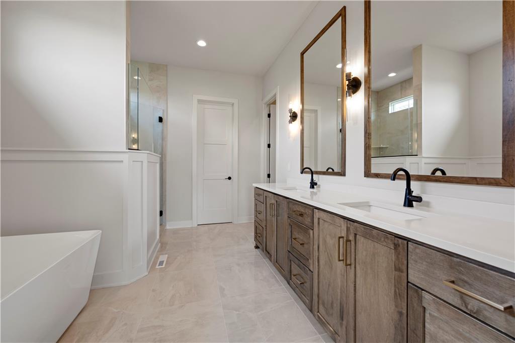 17401 Parkhill Street Property Photo 21