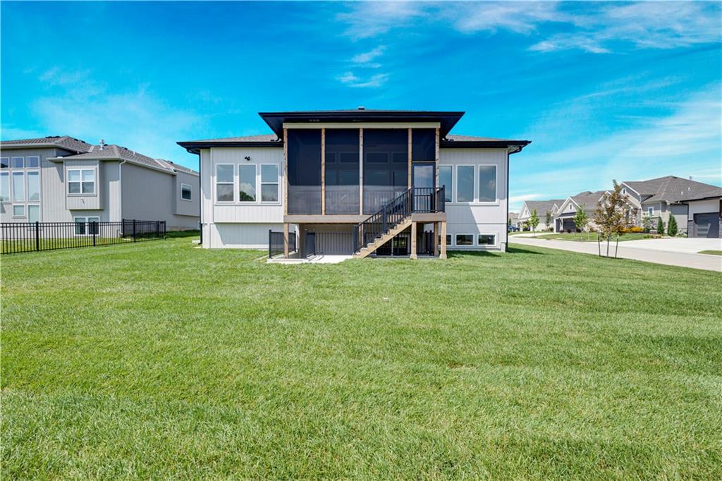17401 Parkhill Street Property Photo 39
