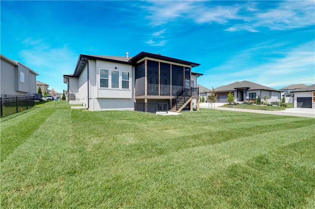 17401 Parkhill Street Property Photo 41