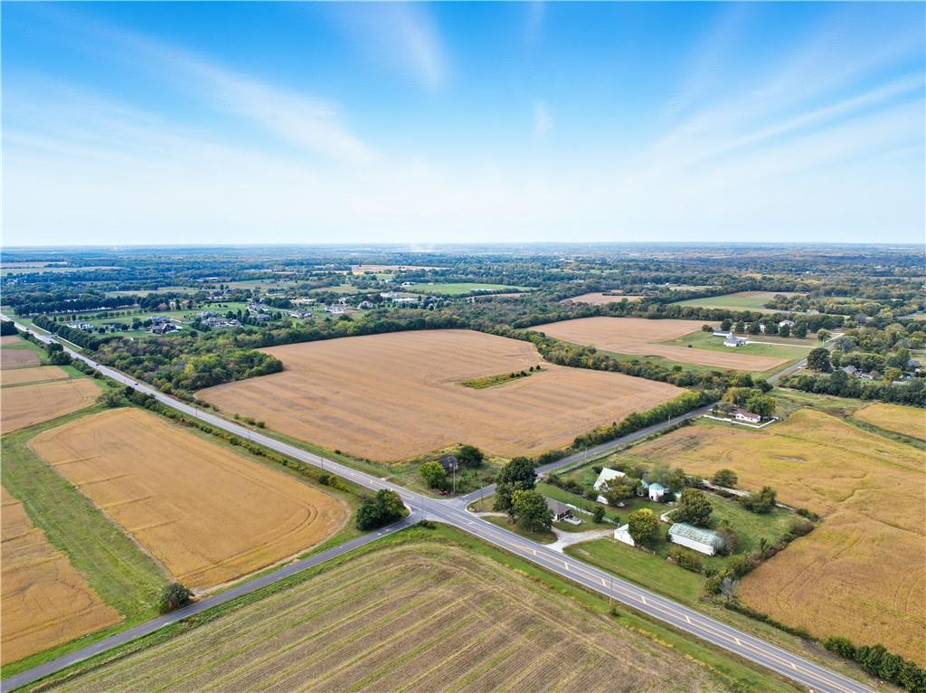 13104 S 7 Highway Property Photo 2