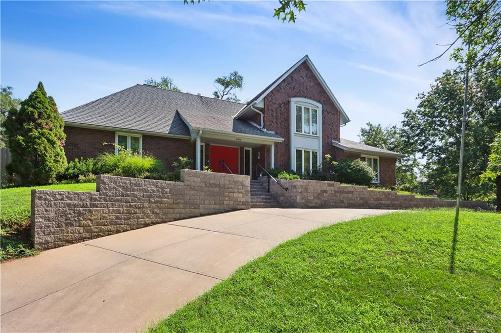 10052 Hemlock Drive Property Photo 2